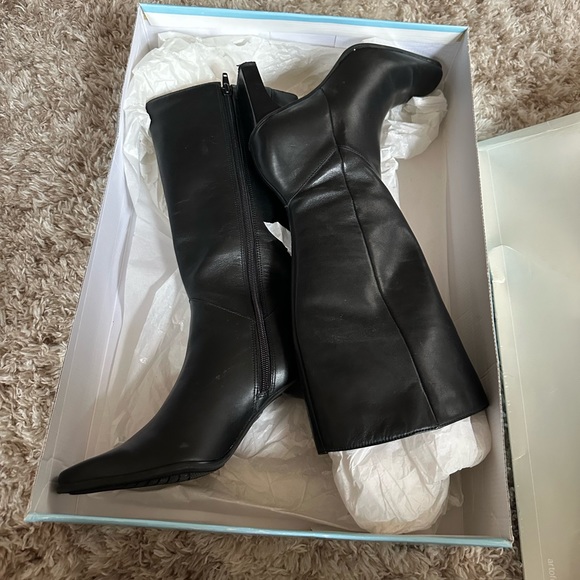 Caressa Black Heeled Boots Size 7.5 - Picture 2 of 5